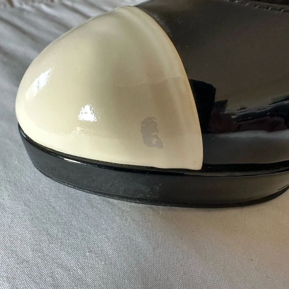 Chanel Vintage Black and White Women's Slingback heels - Picture 9 of 9